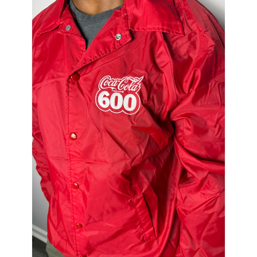 Vintage Coca-Cola 600 NASCAR Racing Coaches Jacket Mens Red Snap Windbreaker